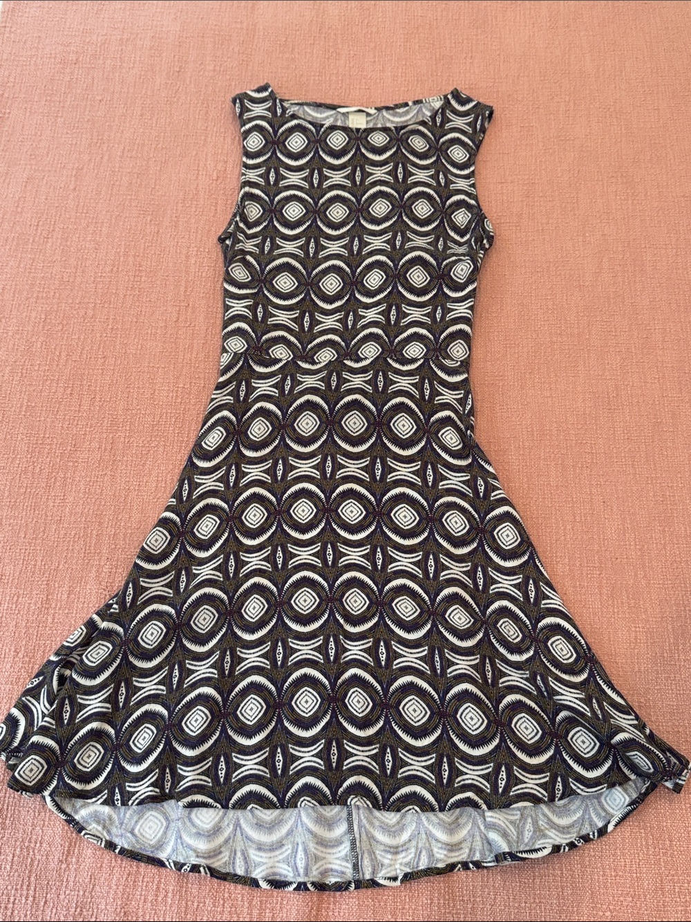 Cut out back Dress with waist tie size 6 wm’s